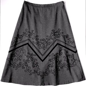 Mid length skirt